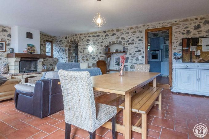 31G101116-6ccccb68ef174b4b9ff8351fedc64acd