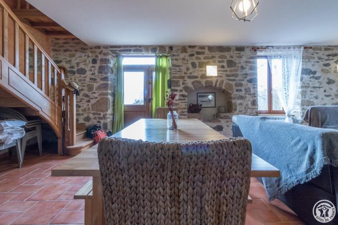 31G101116-8119c7a2b74d450c8055b750c19cdac4