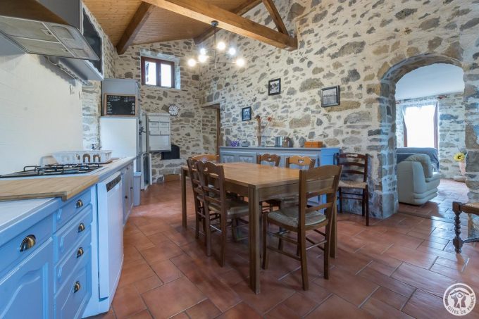 31G101116-d365e3f3052c4b30865979ec361edf01