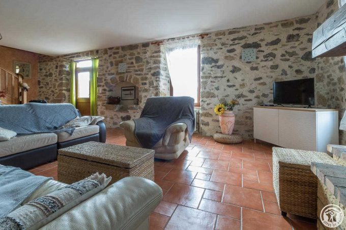 31G101116-ed0c7f69b4af4ac1a09a8ff9ecbb23d7