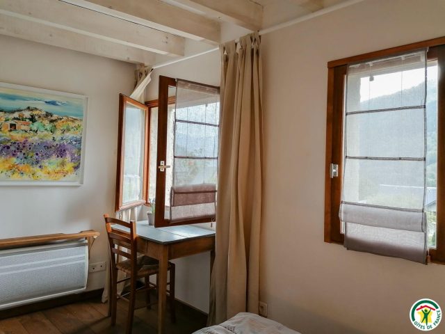 31G101140-54c7c268f6c04f078f6ec0cd68b3812a