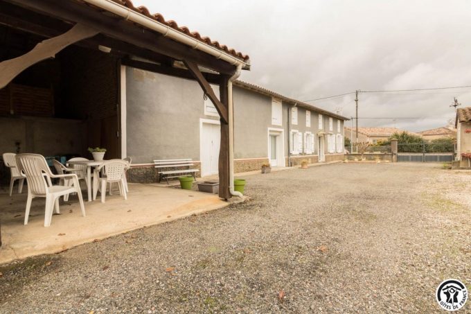 31G101164-38642274b710434d9a75b619f5c27134