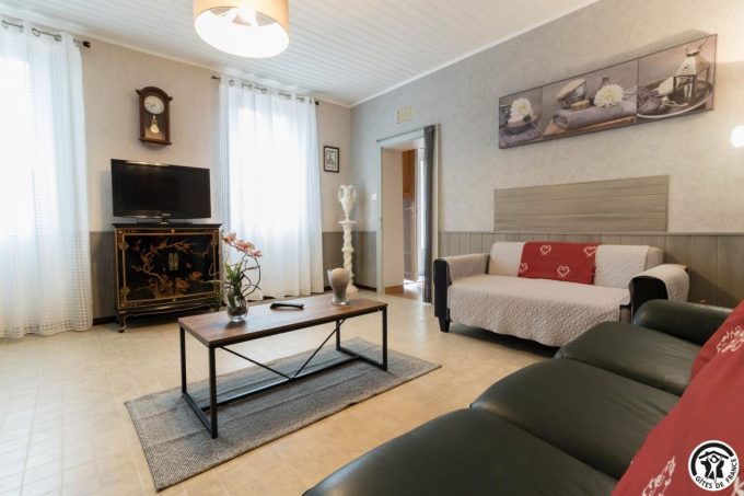 31G101164-9773fb18e4784bd98c1641ad3239f46b