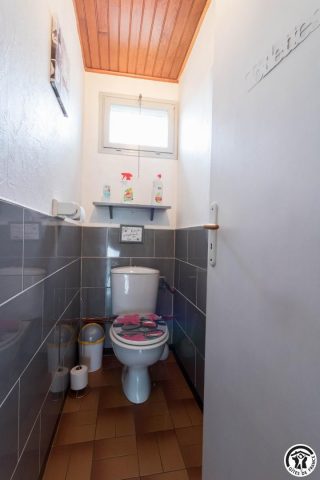 31G101164-a0aa6ef3b0d7483084d32cb5e2df246f