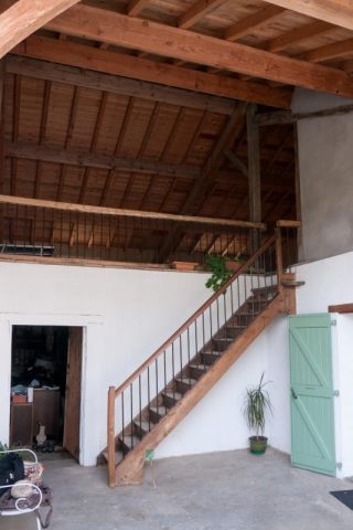 31G101170-1094f4da46ab4478832b63c1c29f1797