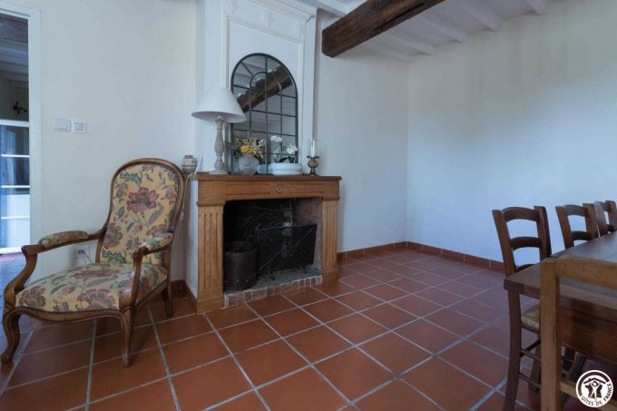 31G101170-837726aa4369402897a9539277b91298