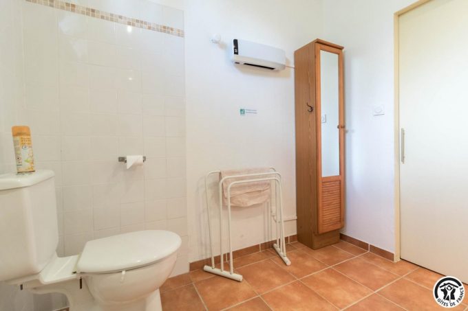 31G101199-564e15bbad5b4fc4a96f8c541b0dca80