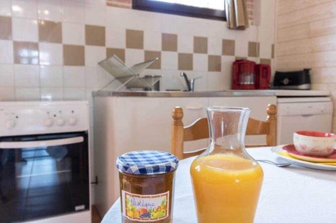 31G101199-9bbae161b8f1437d8769b74e06f15188