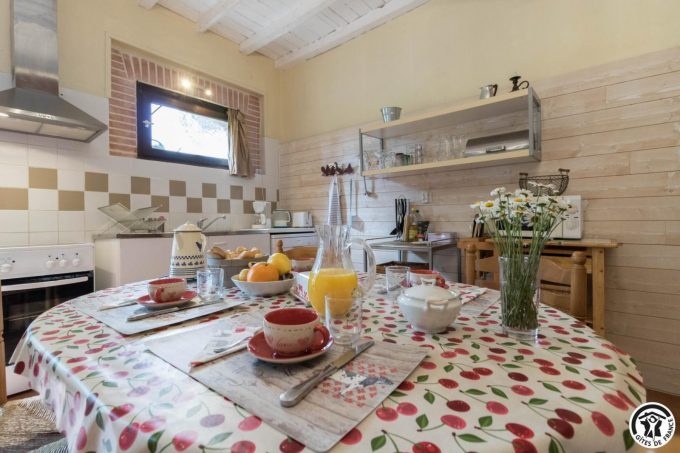 31G101199-a268d6c46a394d20910b091d75a600d0