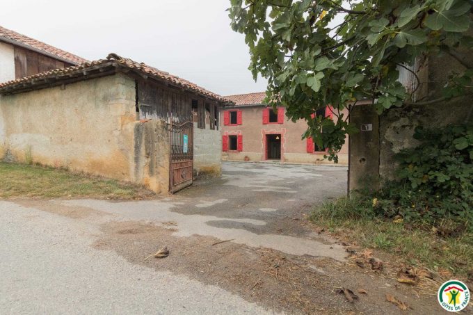 31G101201-34c910956c2540a6912c0766a8d11ba2