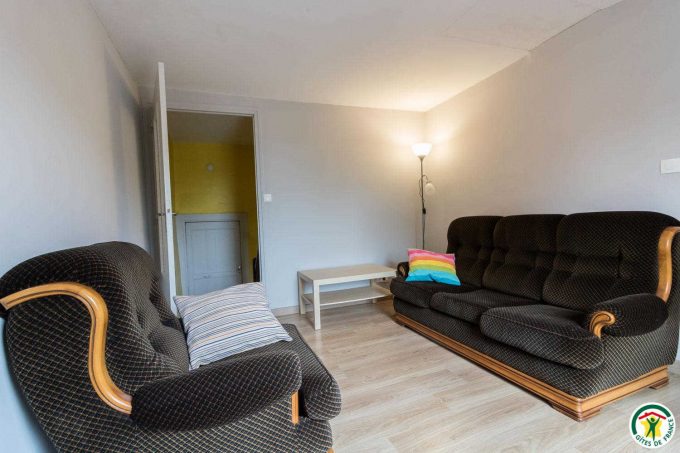 31G101201-71278af7d35446bc977587659f29e349