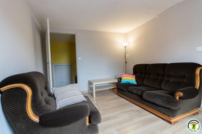 31G101201-fd54eb9c4df64ee08bab91f67703677e