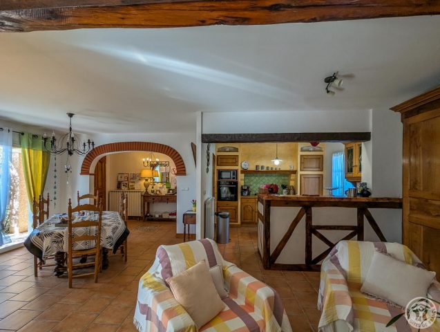 31G101202-4bbcdce034ae447a8f6e331ee8be3ca1