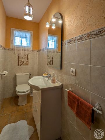 31G101202-6f9145e2fedf47deb82dd1eadb063bd2