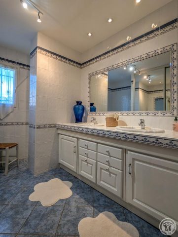 31G101202-76480e9d64224ce7b234b66a7803743c