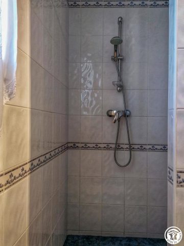 31G101202-799ab18c762e4edeb1ef300c617b77ac