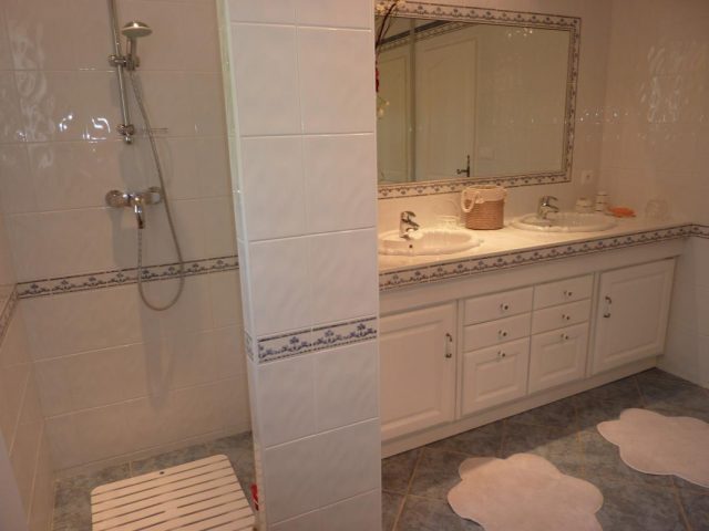 31G101202-9284f9891db64b15a6e73339bbcdcde3