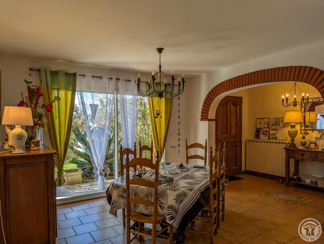 31G101202-9b90b695bf234b199836ab8a491ce060