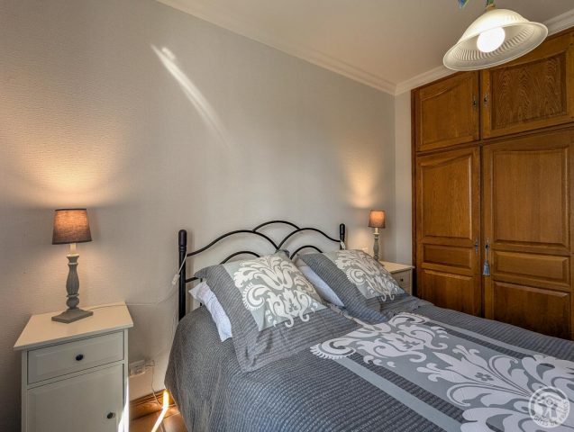 31G101202-e742b1b727b34e24bc80f2f05ee38c9e