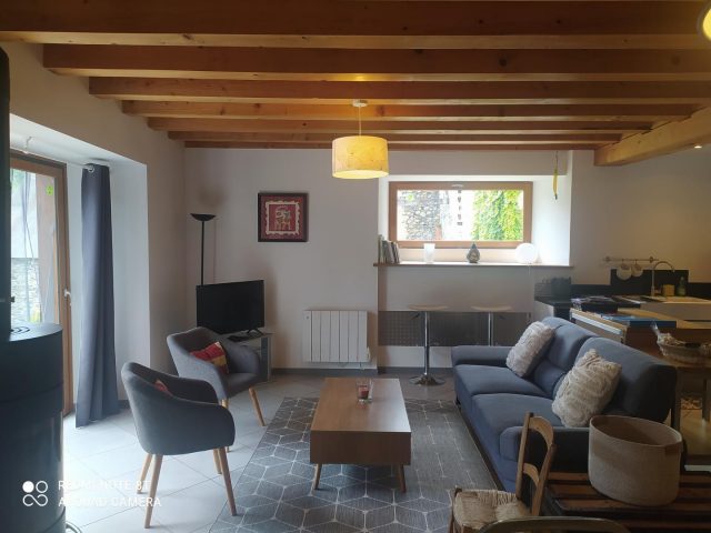 31G101218-26ded564c16c414aa58db99caf00b0f2