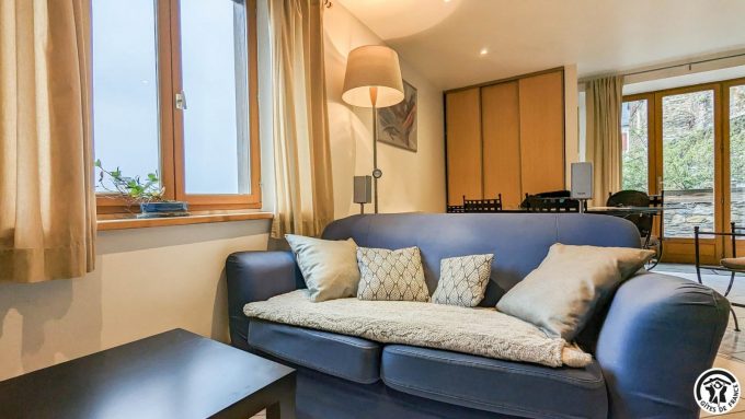 31G101221-58b48c2cced843aa8010a3370857c56f