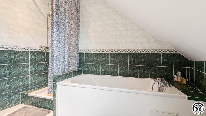 31G101221-8b4844f8058e4835b0c0b94fe064aa4a