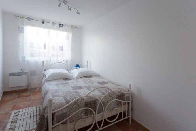 31G101223-8b4a00a3afc34df3a3f08b6e653ee272