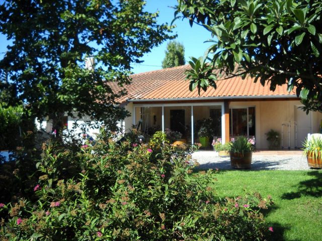 31G101223-faeb88b4480444b1ab043e987cca799b