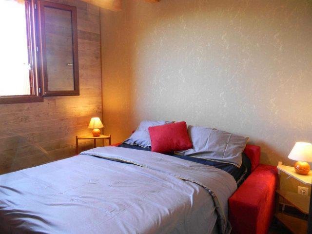 31G101242-0188e94daaa1440380b7c18d380dd696