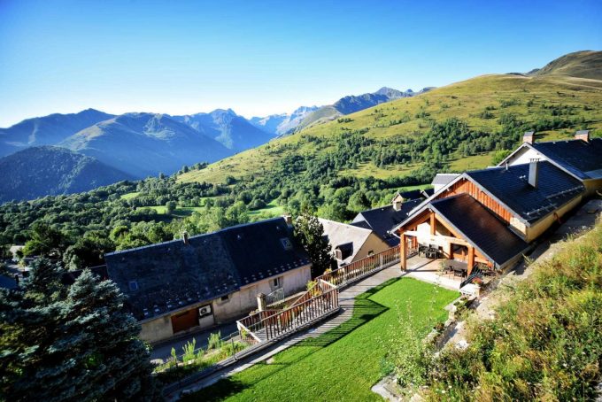 31G101242-3bdcc03a6b2f466697153909f3ac1af7