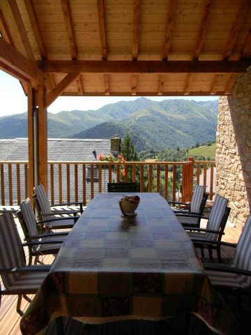 31G101242-b16fa4ed32674aa9b0a188779ea09105