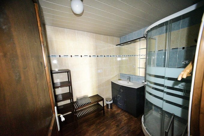 31G101242-bbe4d97a80614e10a93f9bdaf299138b