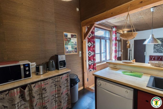 31G101247-5f0818eee13a4125a111e12a2909c25f