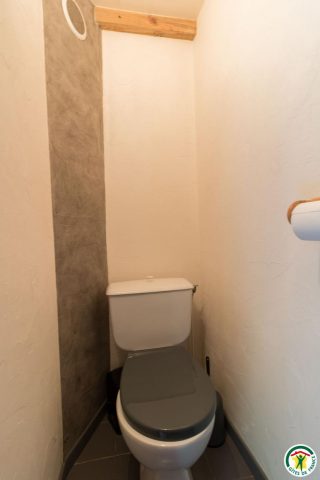 31G101247-6b168729b43144e78c563cb4c6a6b364