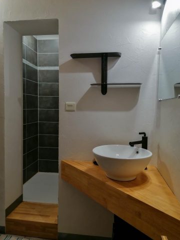 31G101247-c0f17329064c452d93227fa1306d8b2a