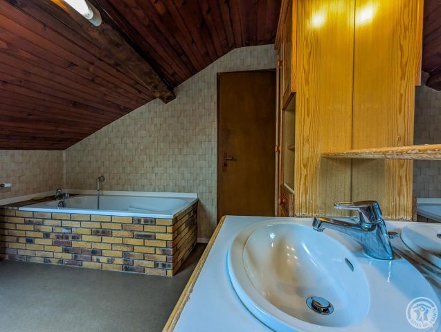 31G101249-02f30c8896cb42ea83f08a9df9b90775