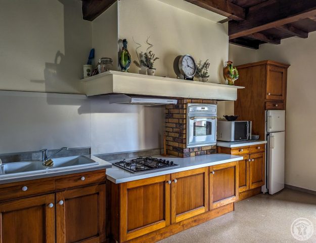 31G101249-7090e4511da147348a3abdc5887dfaf0