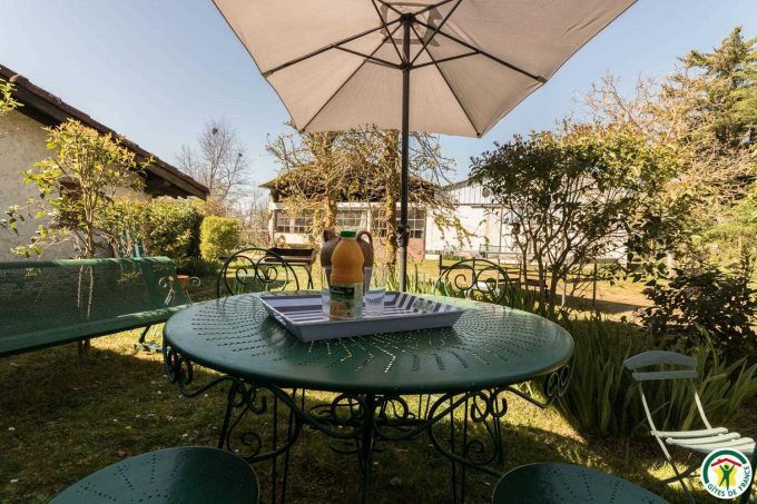 31G101275-01dcd7fab85c48a1b7d8341b58d64f89