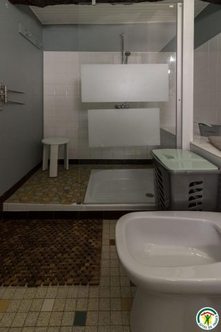 31G101275-b15c3b5e92e84b5a919f2cf219a9a5e3