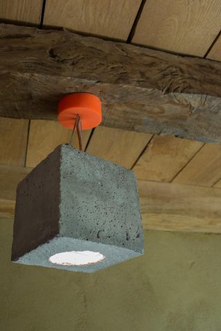 31G101284-b7cd3075d8764f2491fa9f8a68c6596f