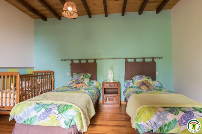 31G101297-1faaa180bc2d45d1bc717caaa2db7d57