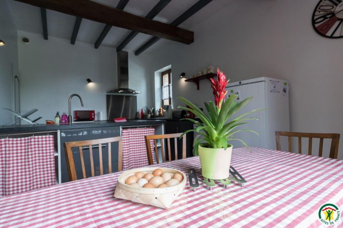 31G101297-7e8d691aba404204920e9edad1a099f2