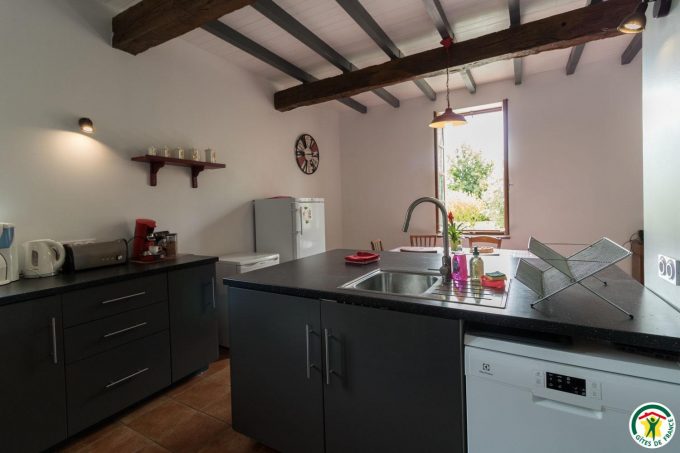 31G101297-97bf3ec55ff340b889ad0701cc75500b