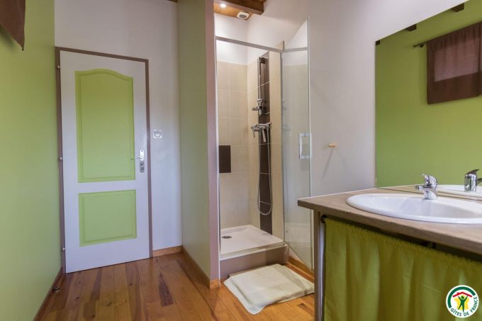 31G101297-9c6c54e6431742be93602f1f82c6a415