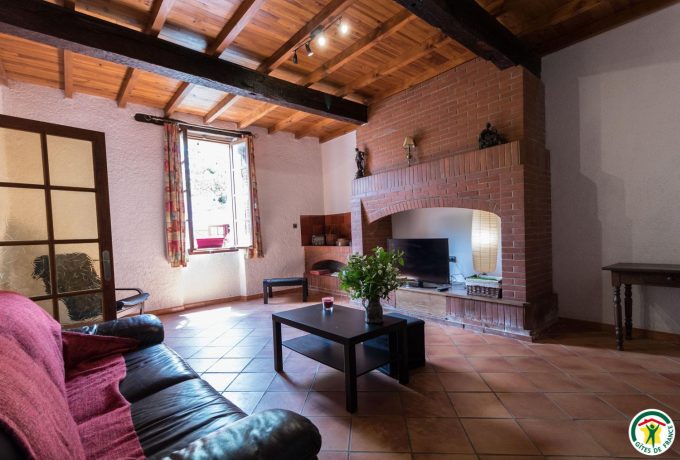 31G101297-bb9ba350d85748e1ba3a94f2f3dfbe7f