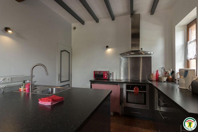 31G101297-c0a094a2f3ee4541993d5c2058a6a3e5