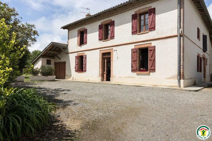 31G101297-e42e840042904fb6a5a68df330a812c9