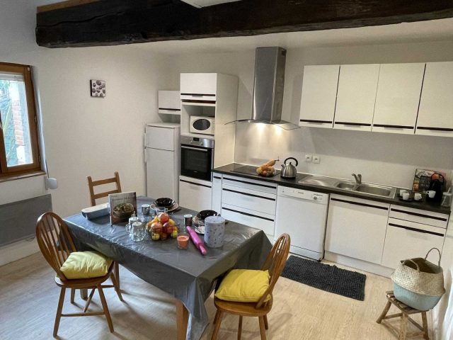 31G101336-214a1b0493684a01b729c2589c86854d