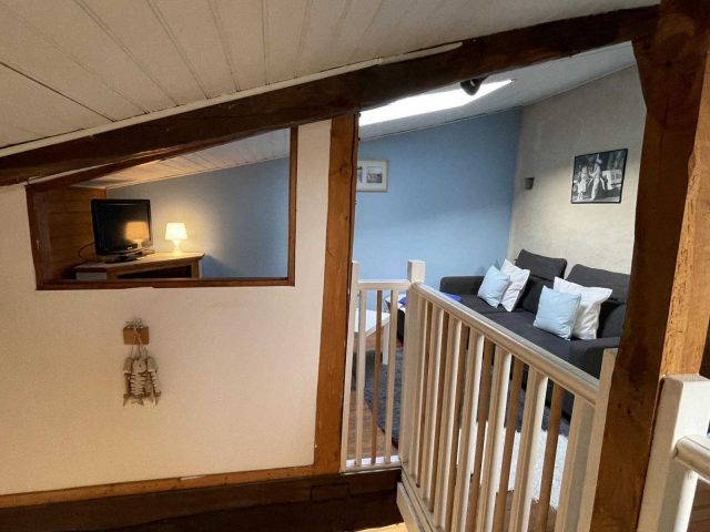 31G101336-9f4c2347bb8f4d8fa698284c4bacce2c