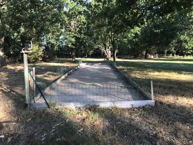 31G101337-1050dfb56e264439b2e2aee4c1c348ff